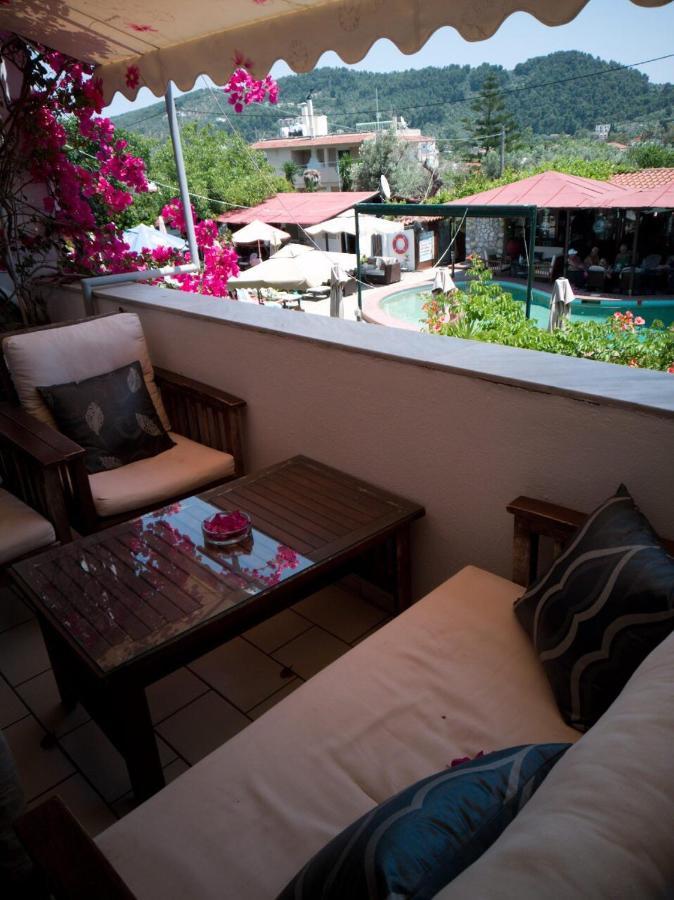 Oasis Aparthotel Skiathos-stad Buitenkant foto